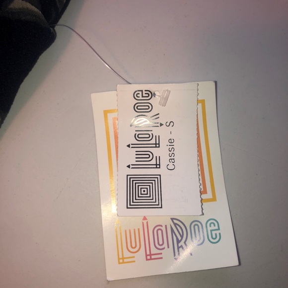 NWT LuLaRoe Cassie - Size Small - Picture 2 of 4